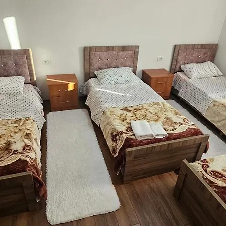 Borbardha Dhe 7 Xhuxhat / Snow White And 7 Dwarfs Apartament *