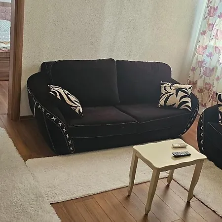 Apartment Borbardha Dhe 7 Xhuxhat / Snow White And 7 Dwarfs Fierze